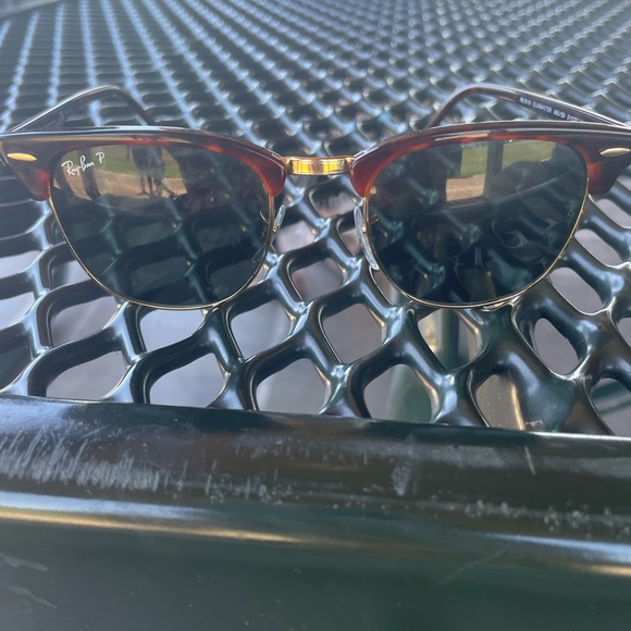 Ray-Ban sunglasses - Picture 3 of 4